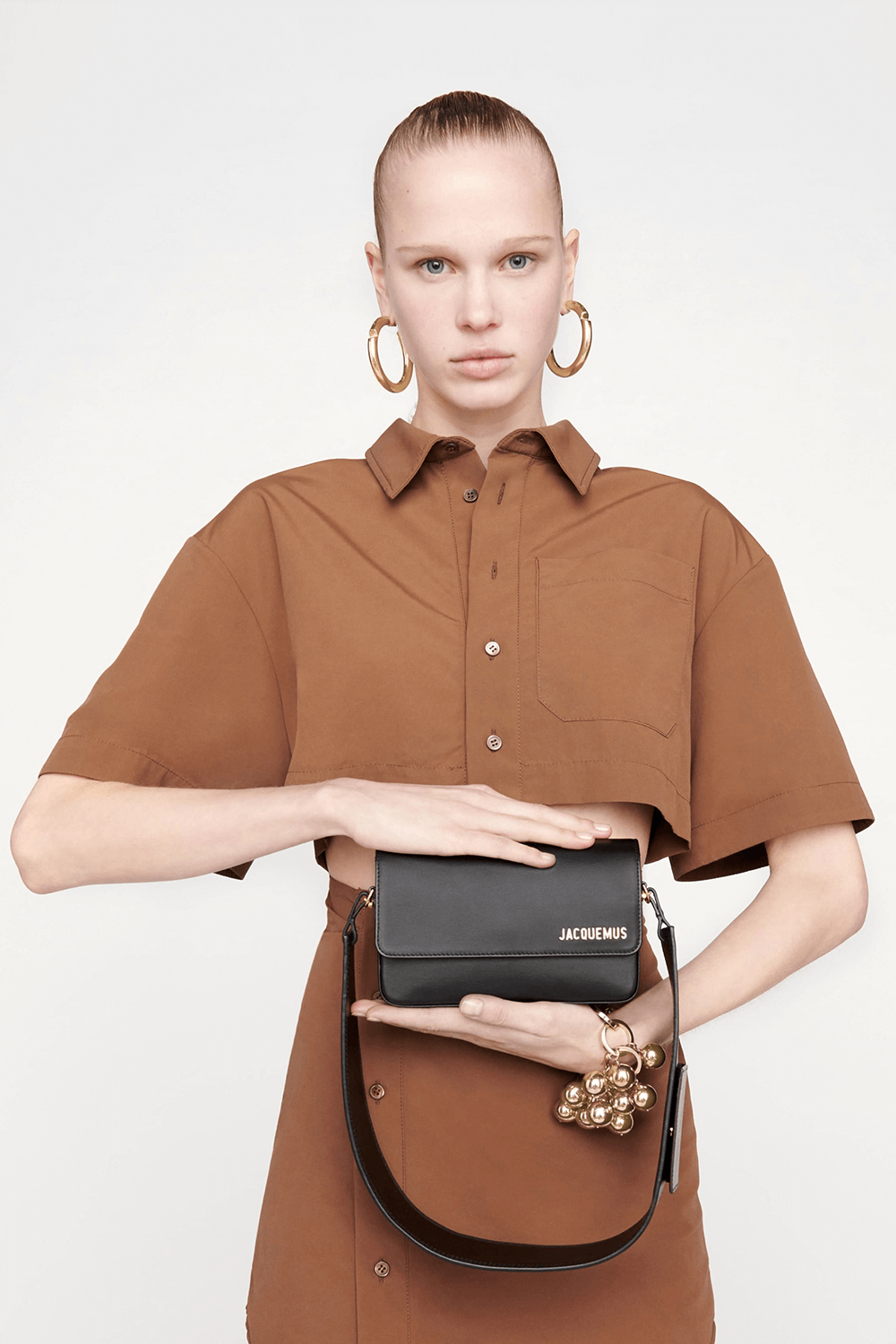 תמונת כל הלוק של Le Carinu in Black